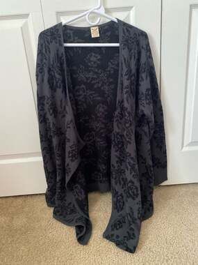 Faded Glory Dark Gray and Black Floral Knit Waterfall Open Front Cardigan